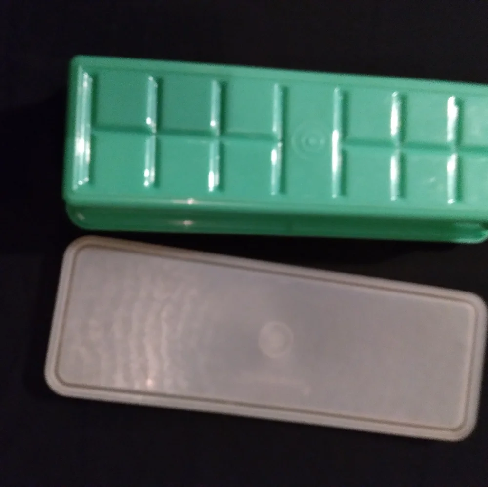 Tupperware - Picture 3 of 3
